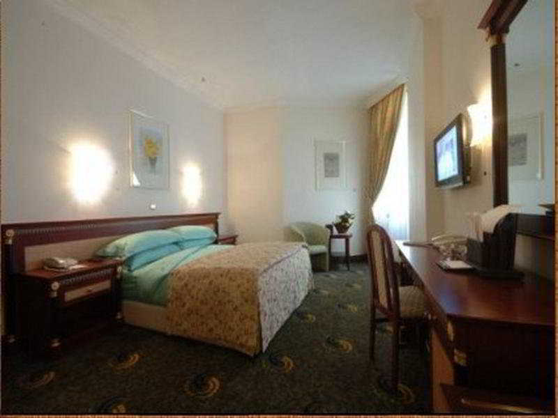Отель Al Shohada By Palm Rich Makkah Мекка Экстерьер фото A room at the hotel