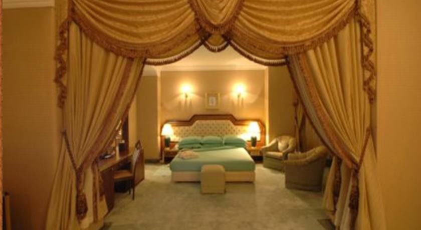 Отель Al Shohada By Palm Rich Makkah Мекка Экстерьер фото A bedroom at the hotel